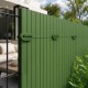 mise en situation attache canisse vert
